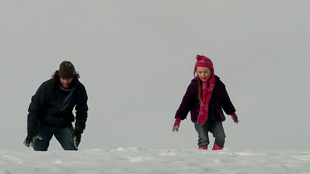 打雪仗视频素材