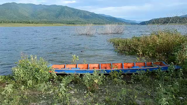 泰国湄平国家公园的湖景。视频下载