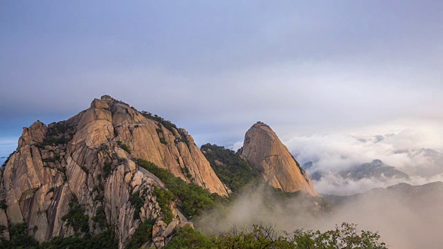 汉城北韩山的日出时间。北山国家公园，韩国。视频素材