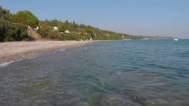 鸟瞰图的海岸和爱琴海在希腊视频素材