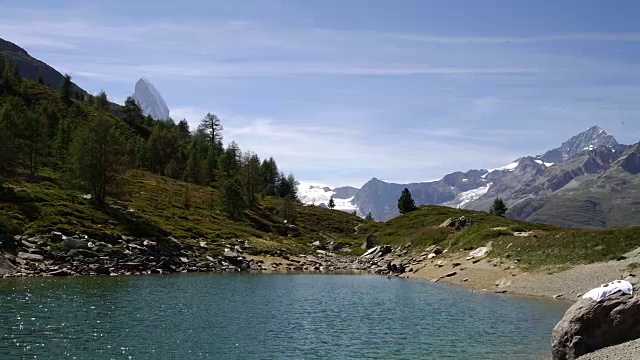 位于瑞士策马特的延时马特洪湖和高山湖泊格朗西视频素材