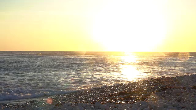 日落，海浪，海滩景色视频素材