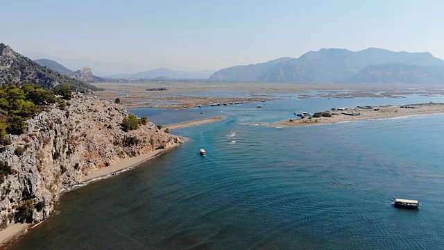 来自土耳其Dalyan的Iztuzu海滩。每日的乘船旅行。视频素材