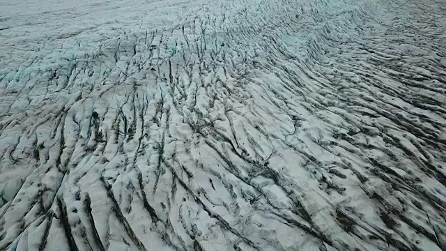 鸟瞰图灰色和白色纹理冰川冰视频素材