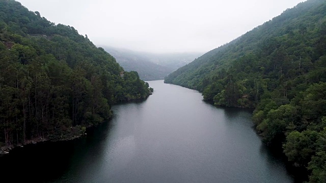 西班牙加利西亚的里约热内卢mino Ribeira Sacra航空视频视频素材