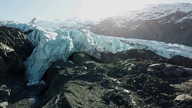 天线:冰川和山脉视频素材