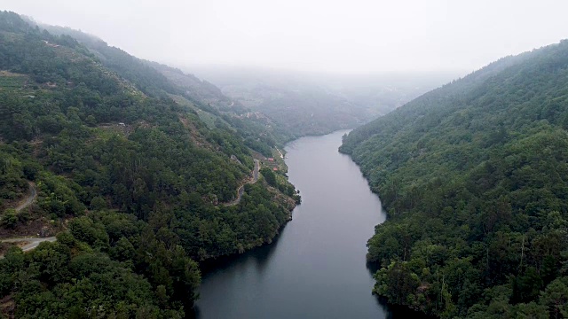 西班牙加利西亚的里约热内卢mino Ribeira Sacra航空视频视频素材