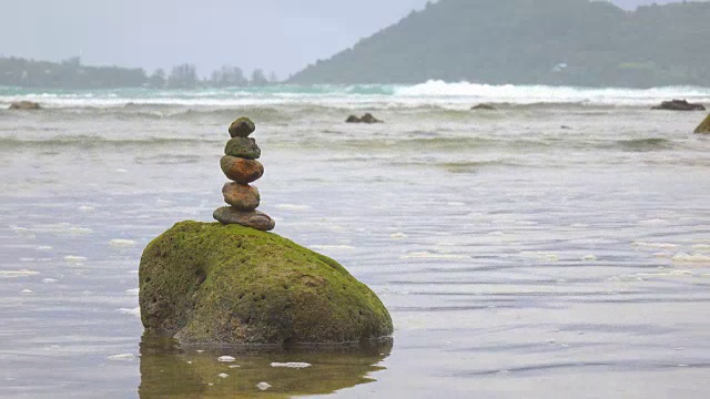 禅宗岩平衡视频素材