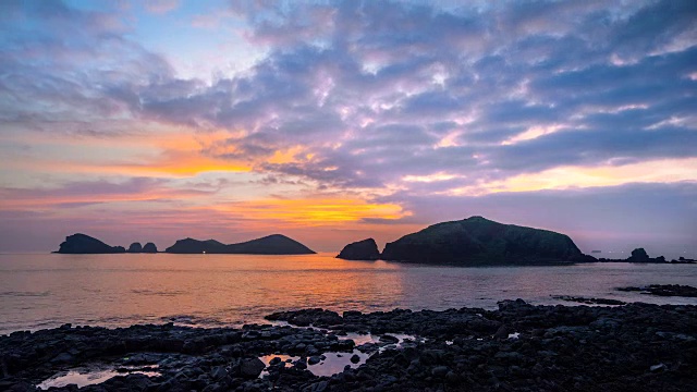 韩国济州岛的查格wido岛(著名的旅游景点)上的日落视频素材