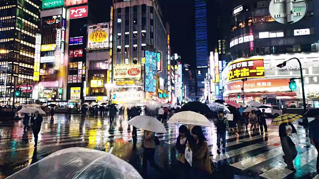 雨夜歌舞伎町的街景视频素材