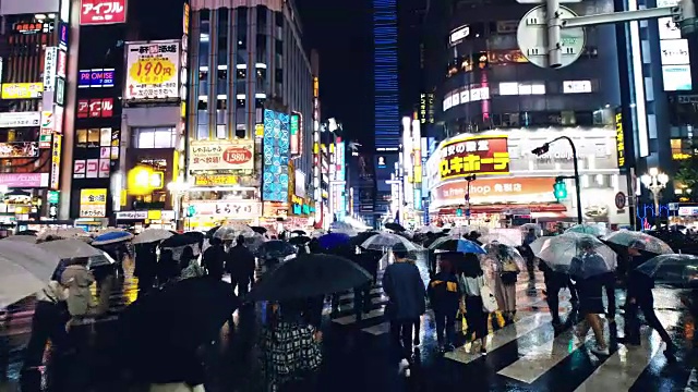 雨夜歌舞伎町的街景视频素材