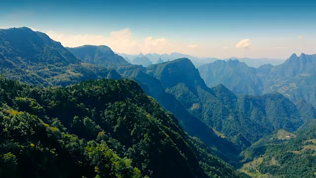 航空拍摄的山谷视频素材