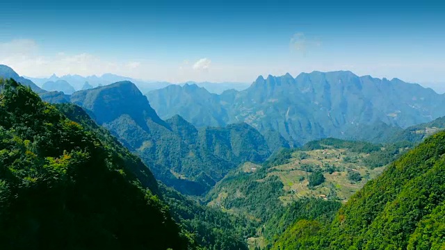 航空拍摄的山谷视频素材