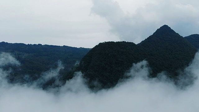 山顶的云团视频素材