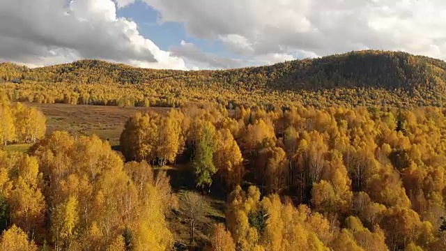 中国新疆河姆村的风景视频素材