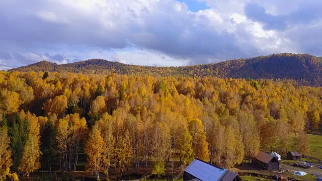 中国新疆河姆村的风景视频素材