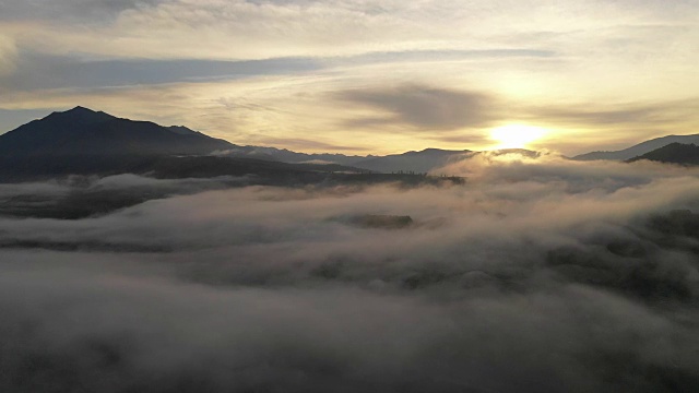 中国新疆河姆村的风景视频素材