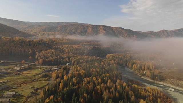 中国新疆河姆村的风景视频素材