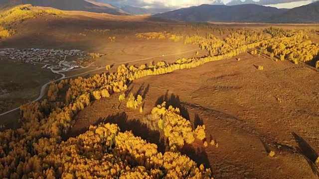 中国新疆河姆村的风景视频素材