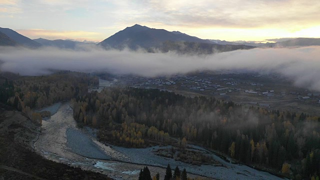 中国新疆河姆村的风景视频素材