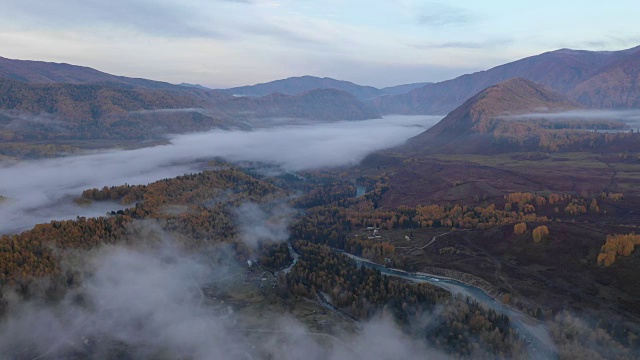 中国新疆河姆村的风景视频素材