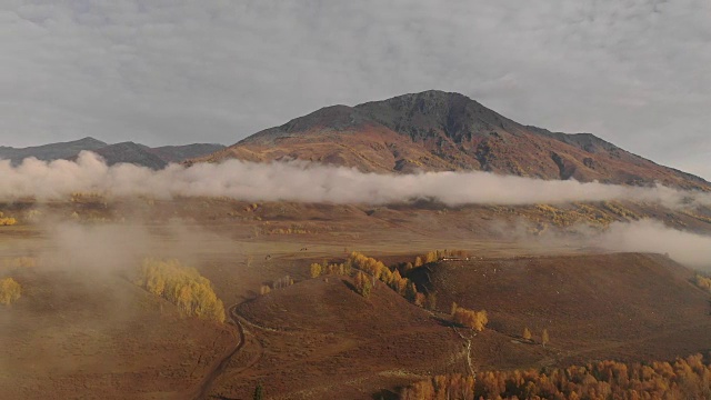 中国新疆河姆村的风景视频素材