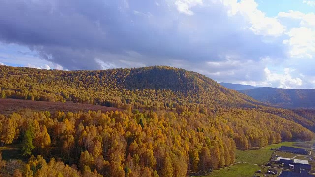 中国新疆河姆村的风景视频素材