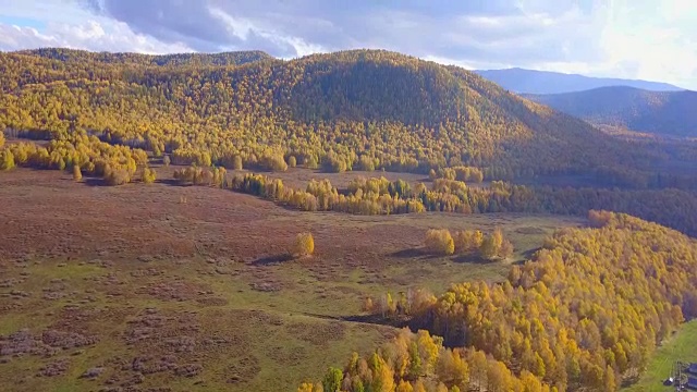 中国新疆河姆村的风景视频素材