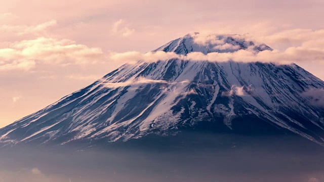 时间推移富士山的特写在日出早上，日本视频下载