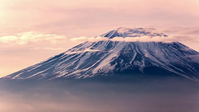 时间推移富士山的特写在日出早上，日本视频下载