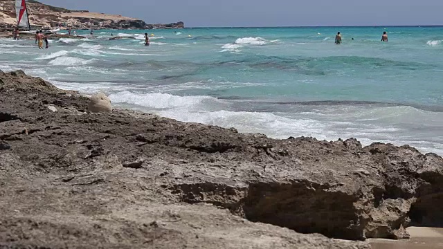 西班牙福门特拉的海景和海滩视频下载