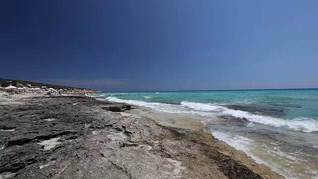 西班牙福门特拉的海景和海滩视频下载