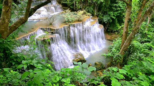 泰国Huay Mae Khamin瀑布视频素材