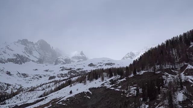 高山景观与雾霾视频素材