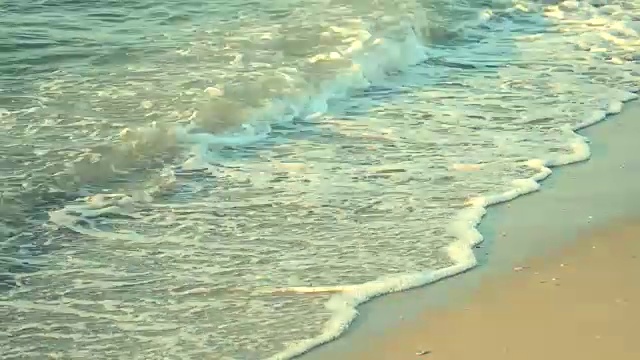 海浪拍岸视频素材