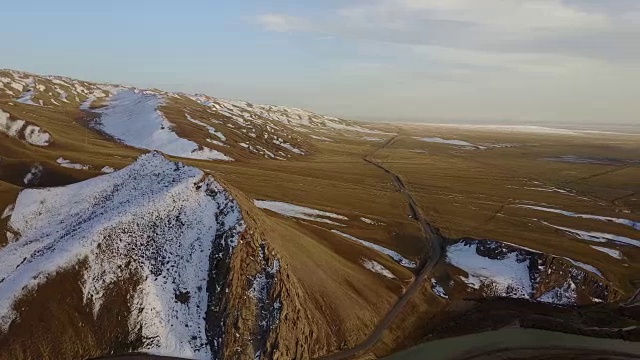 中国新疆的雪山风光视频素材