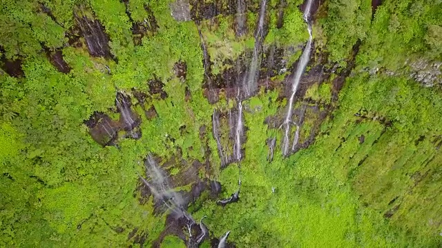 留尼旺岛，马里瀑布鸟瞰图。视频素材