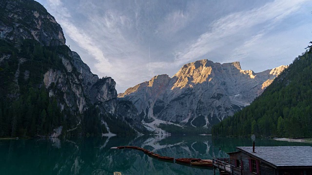 lago di braies，意大利Dolomites美丽的湖泊视频素材