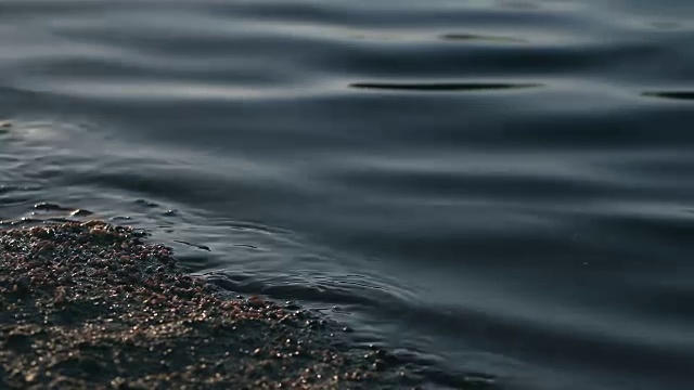 流水，近景。视频下载