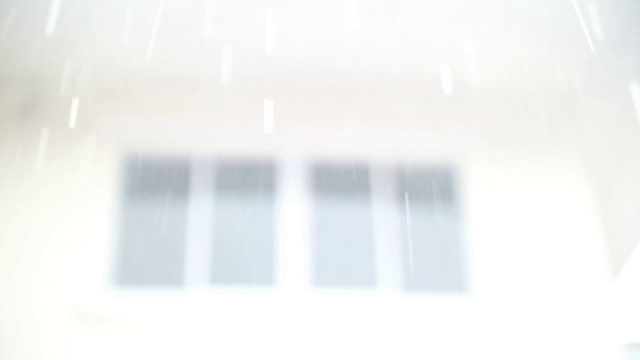 雨点落在家里视频素材