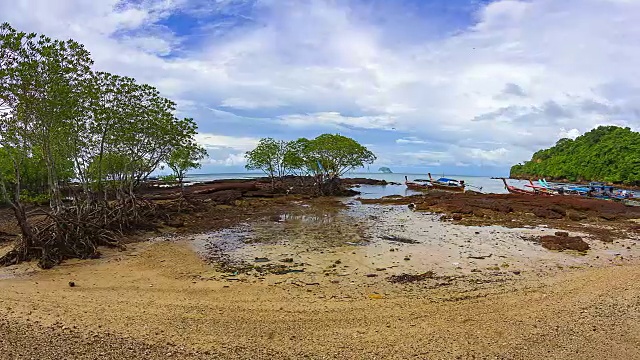 移动的云时间在海上流逝视频素材