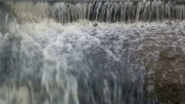 堤防水流视频素材