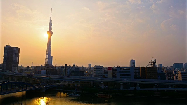 东京天空之树与建筑建筑在日本东京市视频素材