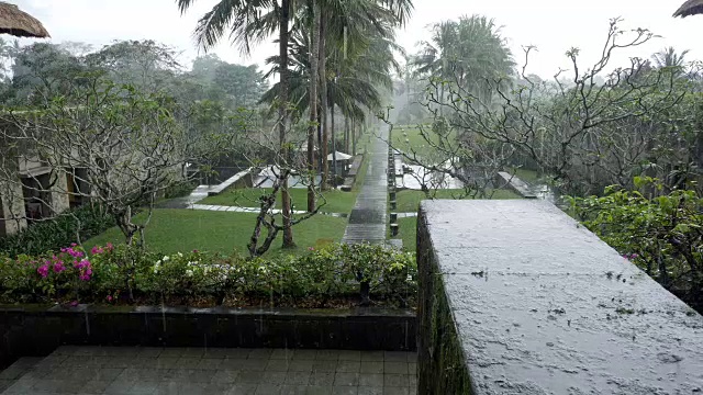 巴厘岛的暴雨视频素材