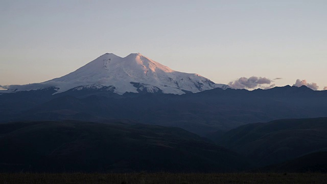 高加索山脉的风景视频素材