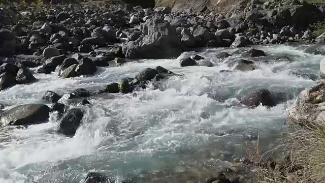 高加索山河景观视频素材