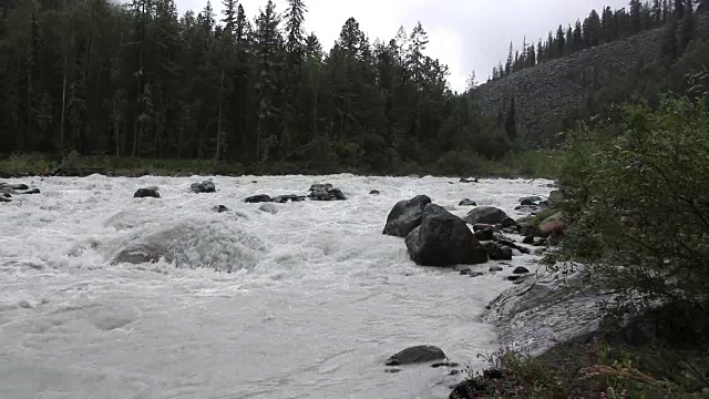 俄罗斯阿尔泰山阿克姆河视频素材