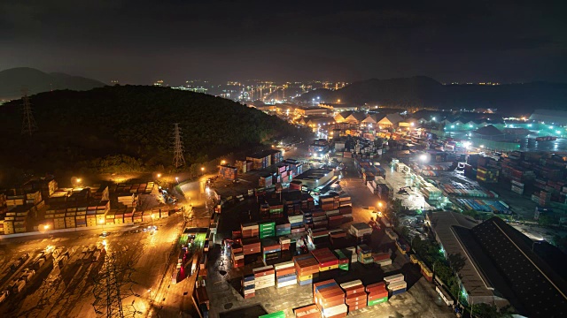 时间流逝:在导出和导入的夜景容器视频素材