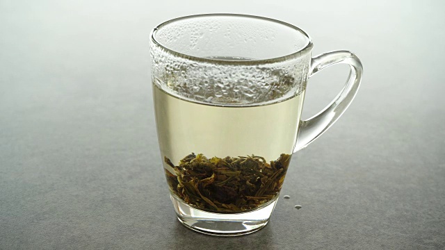 冲泡茉莉花茶方视频素材