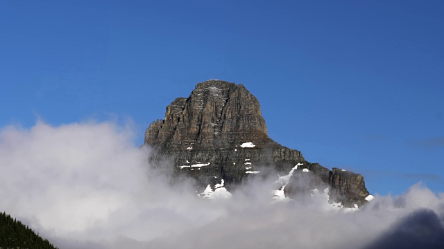 在冰川国家公园的一个夏天的早晨，奥柏林山的特写视频素材